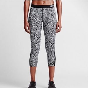 Nike cropped running leggings